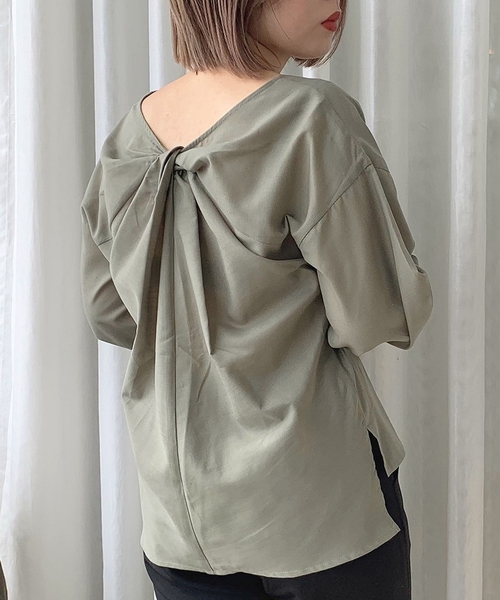 apres jour mignon(アプレジュールミニョン)の「バックデザインVブラウス【ZOZOTOWN限定アイテム】(シャツ/ブラウス・レディース・カーキ/オレンジ系その他/ライトベージュ・フリー)」の7枚目の写真