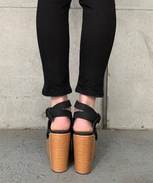 ENVYM（アンビー）の「ウッドライクＢＯＯＴＩＥ（ブーツ・レディース・ブラック/ベージュ・22.5㎝/24.5㎝/23.5cm/23.5㎝）」の7枚目の写真