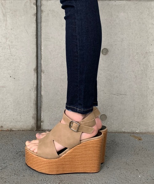 ENVYM（アンビー）の「ウッドライクＢＯＯＴＩＥ（ブーツ・レディース・ブラック/ベージュ・22.5㎝/24.5㎝/23.5cm/23.5㎝）」の6枚目の写真