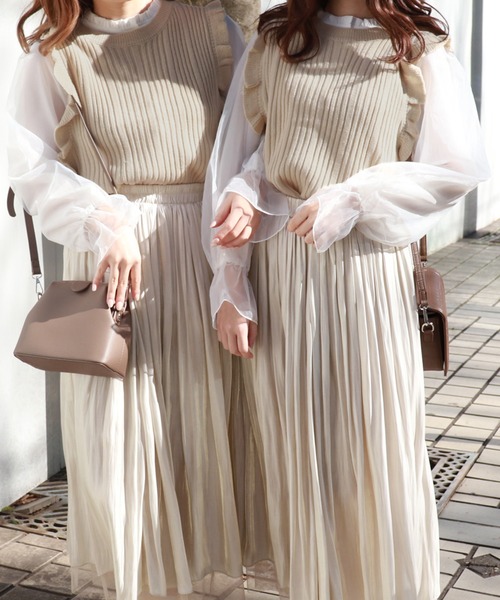 PairPair（ペアペア）の「フリルニットベスト×シアーブラウスセット（ベスト・レディース・アイボリー/モカ/ラベンダー・FREE）」の2枚目の写真