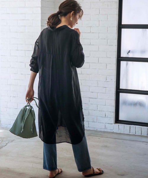 GeeRA（ジーラ）の「シアーロングシャツワンピース（シャツワンピース・レディース・ベージュ/ブラック・MEDIUM/LARGE）」の4枚目の写真