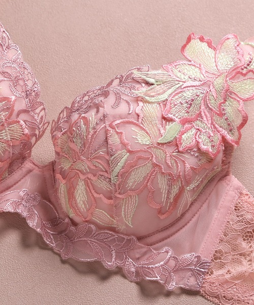 セール】【透ける肌の抜け感を楽しむ、特別なランジェリー】 TIAM#01