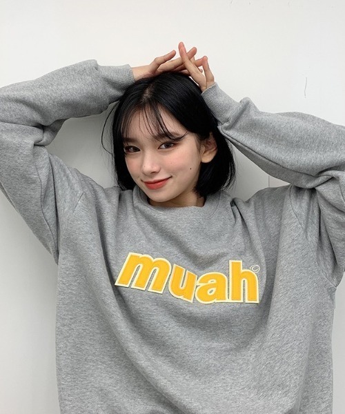 A'GEM/9 × .kom『muah muah/ムーアムーア』SIGNATURE COMBI LOGO
