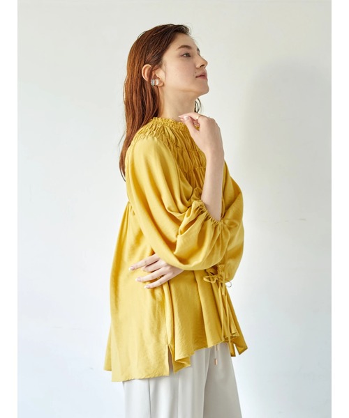 Editt by YECCA VECCA（エディットバイイェッカヴェッカ）の「シャーリングネックブラウス　＊（シャツ/ブラウス・レディース・ホワイト/イエロー/ライトブルー・FREE）」の8枚目の写真