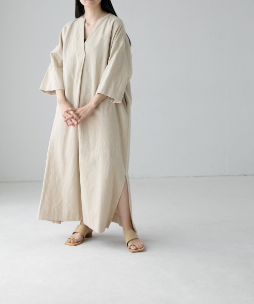 yuw(ユウ)の「カフタンワンピース 946968(ワンピース・レディース・ブラック/ベージュ/グレー/グリーン・FREE)」の4枚目の写真