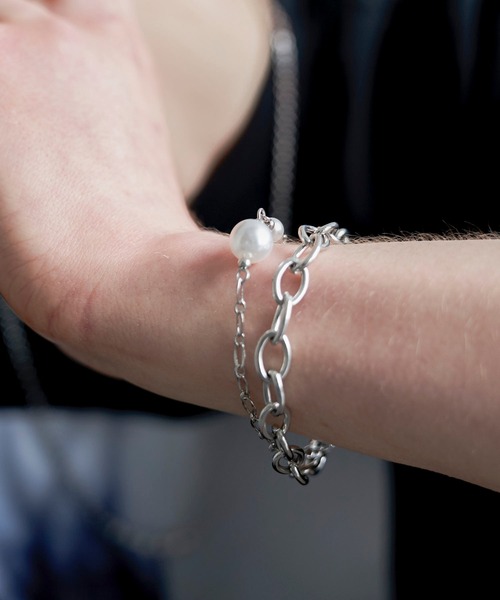 shiki tokyo（シキトウキョウ）の「DOUBLE CHAIN PEARL BRACELET / ダブルチェーンパールブレスレット（ブレスレット・メンズ・シルバー・FREE）」の2枚目の写真