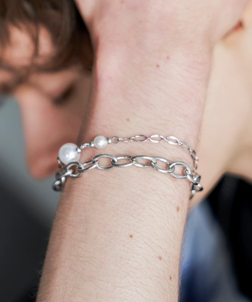shiki tokyo（シキトウキョウ）の「DOUBLE CHAIN PEARL BRACELET / ダブルチェーンパールブレスレット（ブレスレット・メンズ・シルバー・FREE）」の4枚目の写真