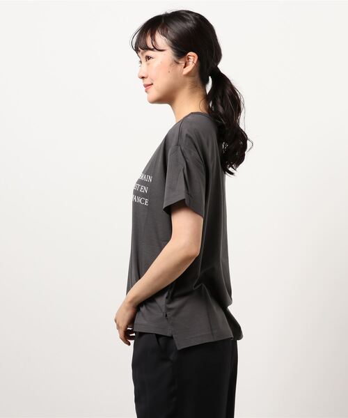 Petit Honfleur(プチオンフルール)の「接触冷感ロゴプリントTシャツ(Tシャツ/カットソー・レディース・ホワイト/チャコールグレー/カーキ/オレンジ・M/L)」の16枚目の写真