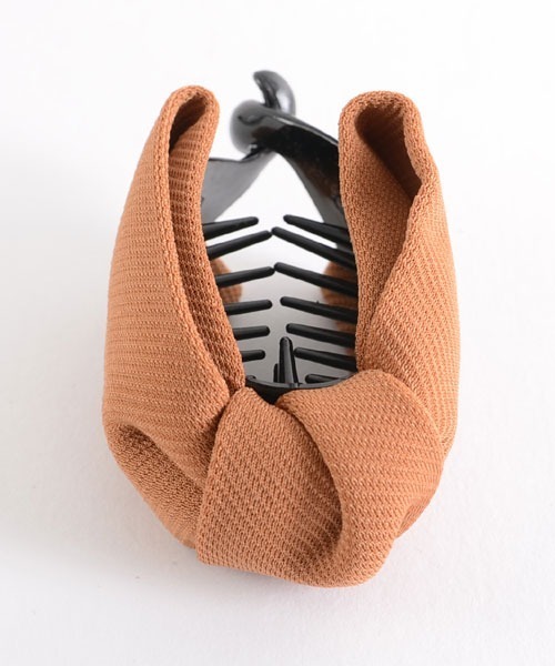 VIBGYOR Women(ヴィブジョー ウィメン)の「【float】リボン バナナクリップ【7色展開】(バレッタ/ヘアクリップ・レディース・ワインレッド/ブラウン/ピンクベージュ/ブルー/ネイビー/ワイン/ブラック・FREE)」の12枚目の写真