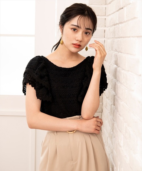 WILLSELECTION（ウィルセレクション）の「カットレースラッフルブラウス（シャツ/ブラウス・レディース・オフホワイト/ブラック・MEDIUM）」の2枚目の写真