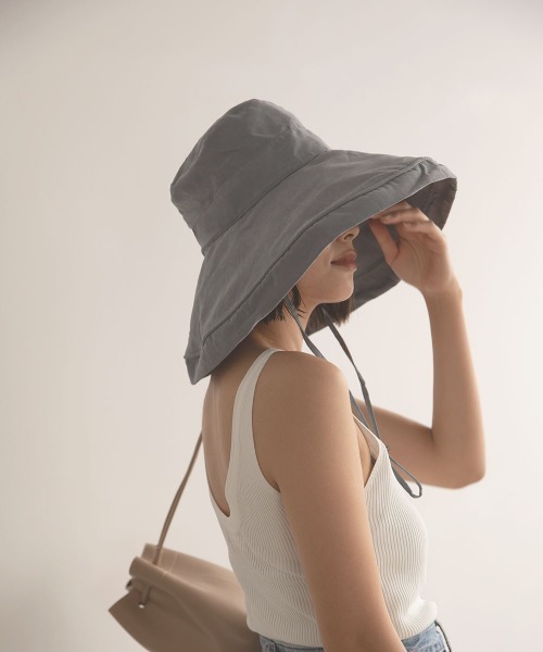 marjour（マージュール）の「BIG BUCKET HAT（ハット・レディース・アイボリー/ブラック/ブルーグレー・FREE）」の17枚目の写真