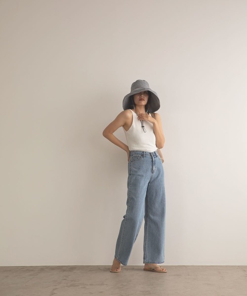 marjour（マージュール）の「BIG BUCKET HAT（ハット・レディース・アイボリー/ブラック/ブルーグレー・FREE）」の4枚目の写真