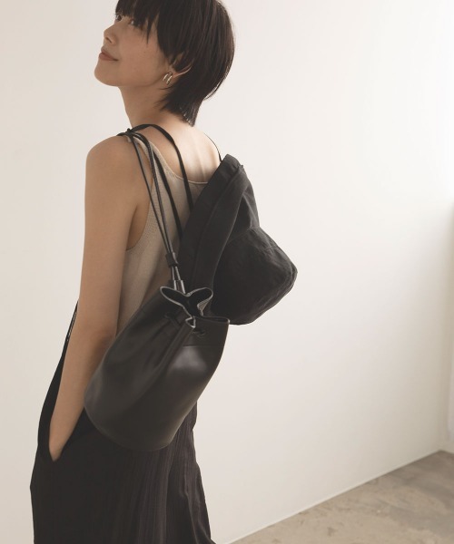 marjour（マージュール）の「BIG BUCKET HAT（ハット・レディース・アイボリー/ブラック/ブルーグレー・FREE）」の12枚目の写真