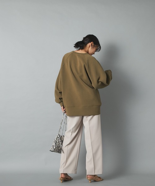 RIVE DROITE（リヴドロワ）の「程よくルーズなシルエットが楽しめる一枚　ダンボールオーバーカットソー（Tシャツ/カットソー・レディース・ブラック/カーキ・FREE）」の19枚目の写真