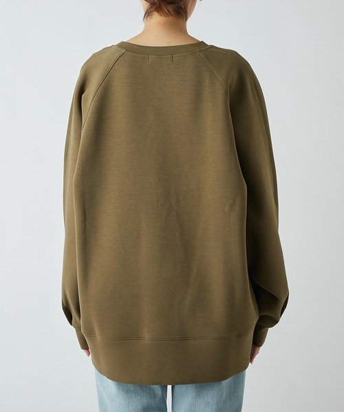 RIVE DROITE（リヴドロワ）の「程よくルーズなシルエットが楽しめる一枚　ダンボールオーバーカットソー（Tシャツ/カットソー・レディース・ブラック/カーキ・FREE）」の22枚目の写真