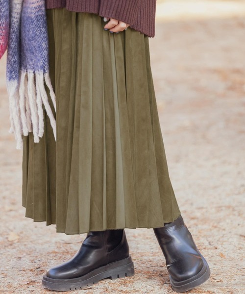 ITEMS URBANRESEARCH（アイテムズ アーバンリサーチ）の「フェイクスエードロングプリーツスカート（スカート・レディース・カーキ/ベージュ/チャコールグレー/モカ・FREE）」の8枚目の写真