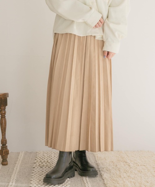 ITEMS URBANRESEARCH（アイテムズ アーバンリサーチ）の「フェイクスエードロングプリーツスカート（スカート・レディース・カーキ/ベージュ/チャコールグレー/モカ・FREE）」の16枚目の写真