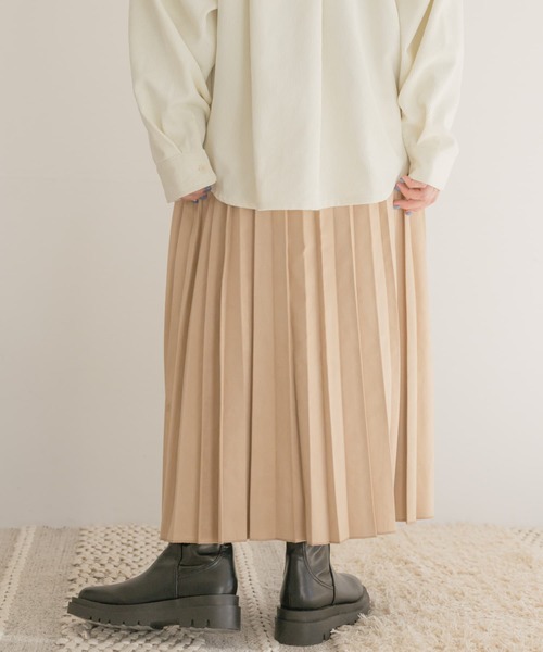 ITEMS URBANRESEARCH（アイテムズ アーバンリサーチ）の「フェイクスエードロングプリーツスカート（スカート・レディース・カーキ/ベージュ/チャコールグレー/モカ・FREE）」の18枚目の写真