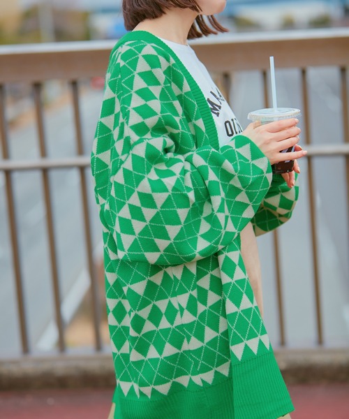 vis-`a-vis(ビサビ)の「【WEB限定】マストトレンド!ダイヤ柄ボリュームカーディガン(カーディガン/ボレロ・レディース・ブラウン系その他3/ブルー系その他4/キナリ/グリーン・FREE)」の3枚目の写真