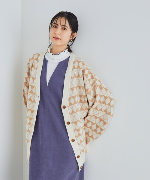 vis-`a-vis(ビサビ)の「【WEB限定】マストトレンド!ダイヤ柄ボリュームカーディガン(カーディガン/ボレロ・レディース・ブラウン系その他3/ブルー系その他4/キナリ/グリーン・FREE)」の1枚目の写真