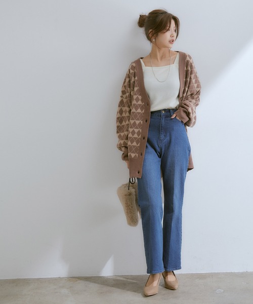 vis-`a-vis(ビサビ)の「【WEB限定】マストトレンド!ダイヤ柄ボリュームカーディガン(カーディガン/ボレロ・レディース・ブラウン系その他3/ブルー系その他4/キナリ/グリーン・FREE)」の11枚目の写真