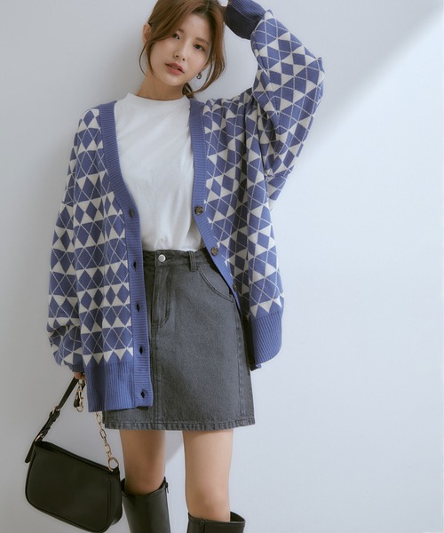 vis-`a-vis(ビサビ)の「【WEB限定】マストトレンド!ダイヤ柄ボリュームカーディガン(カーディガン/ボレロ・レディース・ブラウン系その他3/ブルー系その他4/キナリ/グリーン・FREE)」の5枚目の写真