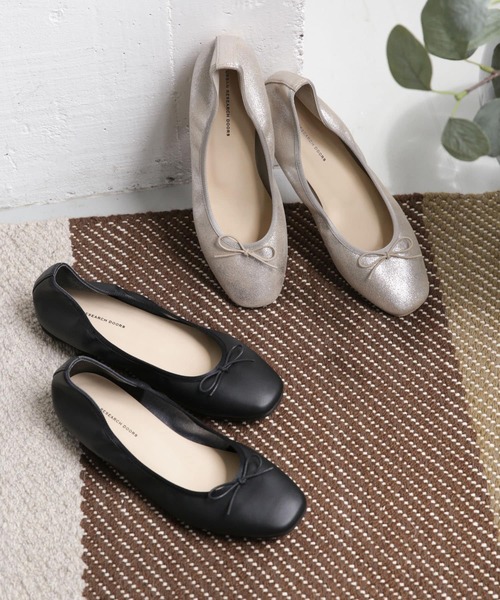 URBAN RESEARCH DOORS（アーバンリサーチドアーズ）の「柔らかバレエシューズ（パンプス・レディース・ベージュ系その他/ブラック・38/37/36）」の6枚目の写真