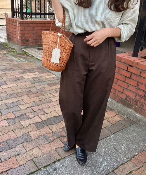 LAUIR(ラウアー)の「ツータックスラックス(スラックス・レディース・ブラック/グレイッシュベージュ/ベージュ/モカ/ブラウン/グレー・MEDIUM/LARGE/X-LARGE)」の8枚目の写真