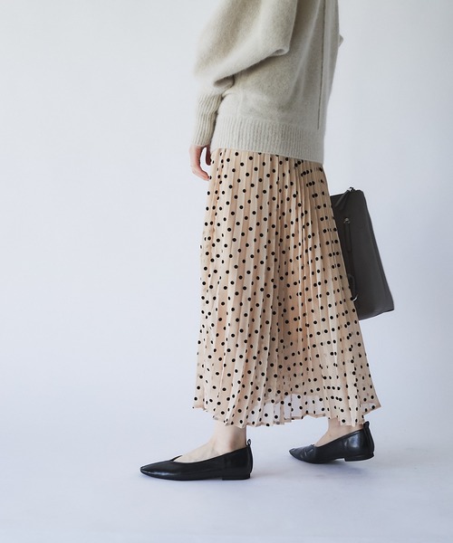un dix cors（アンディコール）の「華やかさをプラス　フロッキードットプリーツスカート（スカート・レディース・モカ/ベージュ・FREE）」の19枚目の写真