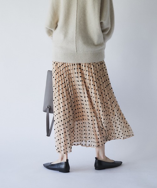 un dix cors（アンディコール）の「華やかさをプラス　フロッキードットプリーツスカート（スカート・レディース・モカ/ベージュ・FREE）」の21枚目の写真