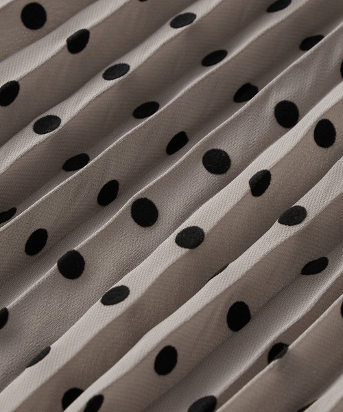 un dix cors（アンディコール）の「華やかさをプラス　フロッキードットプリーツスカート（スカート・レディース・モカ/ベージュ・FREE）」の16枚目の写真