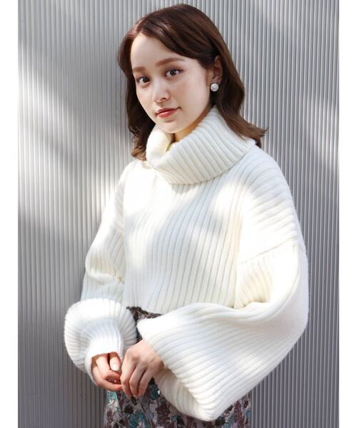 MURUA（ムルーア）の「ショートオフタートルニット（ニット/セーター・レディース・アイボリー/グレー/ブルー/ベージュ・FREE）」の8枚目の写真