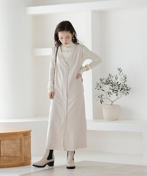 titivate（ティティベイト）の「スクエアトゥサイドゴアブーツ（ブーツ・レディース・ライトベージュ/ブラック・M/L/LL/S）」の17枚目の写真