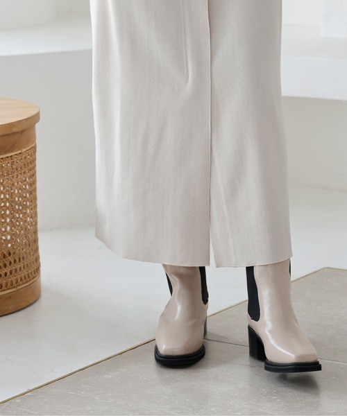 titivate（ティティベイト）の「スクエアトゥサイドゴアブーツ（ブーツ・レディース・ライトベージュ/ブラック・M/L/LL/S）」の5枚目の写真