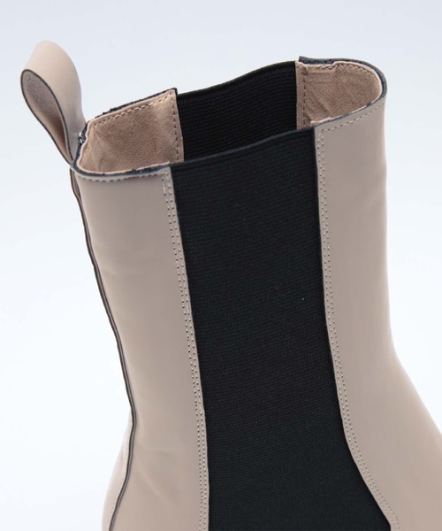titivate（ティティベイト）の「スクエアトゥサイドゴアブーツ（ブーツ・レディース・ライトベージュ/ブラック・M/L/LL/S）」の15枚目の写真