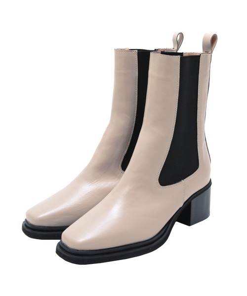 titivate（ティティベイト）の「スクエアトゥサイドゴアブーツ（ブーツ・レディース・ライトベージュ/ブラック・M/L/LL/S）」の3枚目の写真