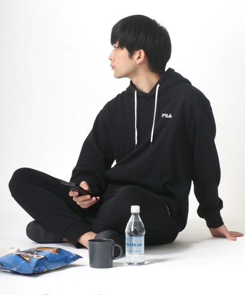 FILA（フィラ）の「FILA/フィラ 別注 セットアップ ワンポイント ロゴ刺繍 スウェット プルパーカー&ジョガーパンツ/ルームウェア/ワンマイルウェア（ルームウェア/パジャマ・メンズ・チャコールグレー/ブラック/グレー・LL/M/L）」の22枚目の写真