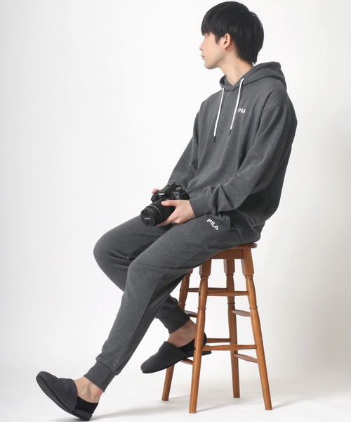 FILA（フィラ）の「FILA/フィラ 別注 セットアップ ワンポイント ロゴ刺繍 スウェット プルパーカー&ジョガーパンツ/ルームウェア/ワンマイルウェア（ルームウェア/パジャマ・メンズ・チャコールグレー/ブラック/グレー・LL/M/L）」の11枚目の写真