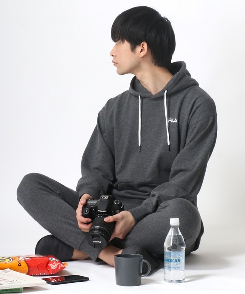 FILA（フィラ）の「FILA/フィラ 別注 セットアップ ワンポイント ロゴ刺繍 スウェット プルパーカー&ジョガーパンツ/ルームウェア/ワンマイルウェア（ルームウェア/パジャマ・メンズ・チャコールグレー/ブラック/グレー・LL/M/L）」の19枚目の写真