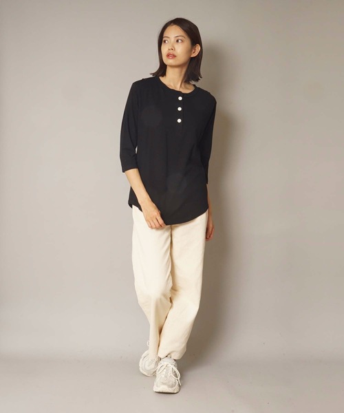 HANES(ヘインズ)の「【HANES/ヘインズ】HANES Undiesリサイクルコットンヘンリーネック七分袖Tシャツ HW1-U501(Tシャツ/カットソー・レディース・ホワイト/ブラック/ベージュ・FREE)」の10枚目の写真
