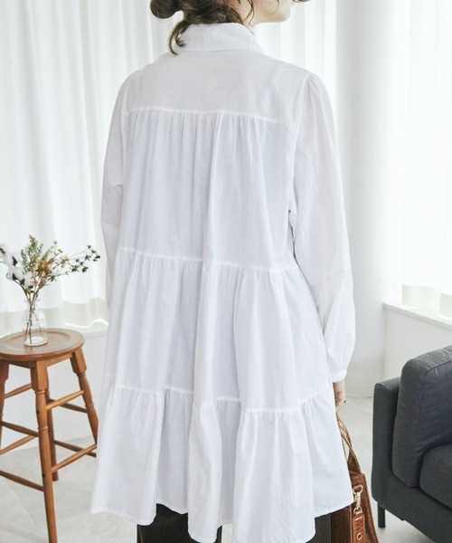 toucher du brise(トゥシェドブリーズ)の「シャツカラーボリュームミニワンピース(ワンピース・レディース・ホワイト/ブラック/キャメル・M)」の8枚目の写真
