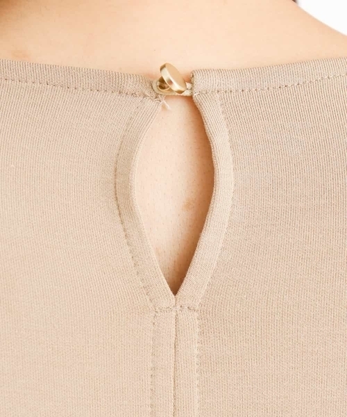 a.v.v(アーヴェヴェ)の「シアーパフスリーブワンピース(ワンピース・レディース・ベージュ/ブラック・34/36/40/38/42)」の9枚目の写真