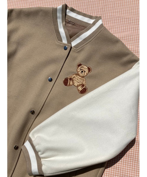 WC（ダブル シー）の「クマ刺繍スタジャン（スタジャン・レディース・ブラック/ベージュ・FREE）」の2枚目の写真