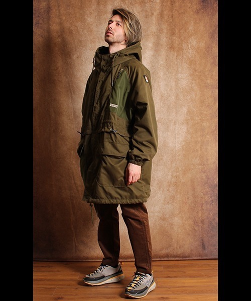 Universal Style Wear(ユニバーサルスタイルウェア)の「WILDERNESS EXPERIENCE モンスター オーバーコート(その他アウター・メンズ・ブラック/カーキ/ベージュ・LARGE/MEDIUM/X-LARGE)」の3枚目の写真