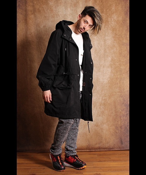 Universal Style Wear(ユニバーサルスタイルウェア)の「WILDERNESS EXPERIENCE モンスター オーバーコート(その他アウター・メンズ・ブラック/カーキ/ベージュ・LARGE/MEDIUM/X-LARGE)」の2枚目の写真