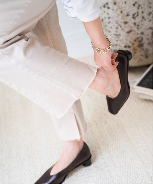 LE TALON(ルタロン)の「GRISE 3.5レザーナロースクエアUカットパンプス◆(パンプス・レディース・ブラウン/アイボリー/ブラック系その他・22.5cm/23cm/23.5cm/24cm/24.5cm/25cm/22cm)」の3枚目の写真