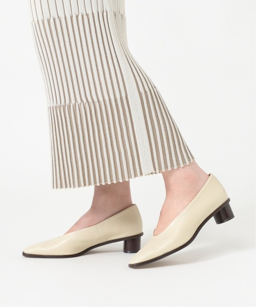 LE TALON(ルタロン)の「GRISE 3.5レザーナロースクエアUカットパンプス◆(パンプス・レディース・ブラウン/アイボリー/ブラック系その他・22.5cm/23cm/23.5cm/24cm/24.5cm/25cm/22cm)」の1枚目の写真