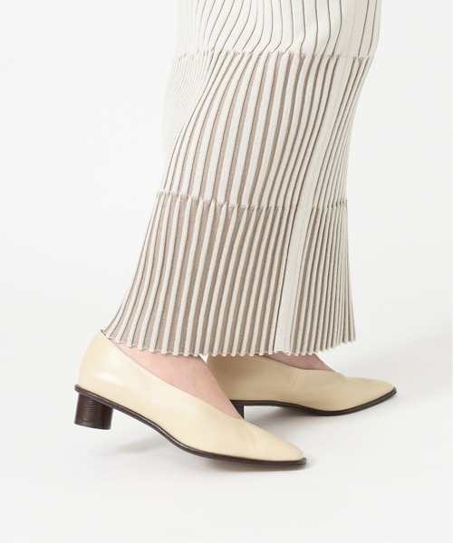 LE TALON(ルタロン)の「GRISE 3.5レザーナロースクエアUカットパンプス◆(パンプス・レディース・ブラウン/アイボリー/ブラック系その他・22.5cm/23cm/23.5cm/24cm/24.5cm/25cm/22cm)」の17枚目の写真