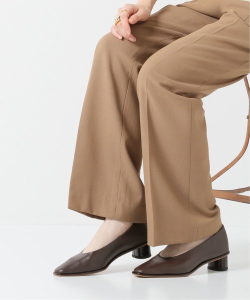 LE TALON(ルタロン)の「GRISE 3.5レザーナロースクエアUカットパンプス◆(パンプス・レディース・ブラウン/アイボリー/ブラック系その他・22.5cm/23cm/23.5cm/24cm/24.5cm/25cm/22cm)」の5枚目の写真