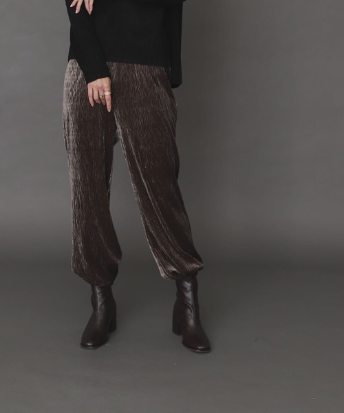 SENSE OF PLACE by URBAN RESEARCH(センスオブプレイスバイアーバンリサーチ)の「セルフカットベロアプリーツパンツ(その他パンツ・レディース・ライトグレー/ブラック/グリーン/ブラウン・ONE)」の4枚目の写真